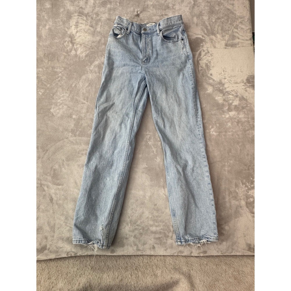 Abercrombie & Fitch The 90s Straight Ultra High Rise Light Wash Jeans 28 6R